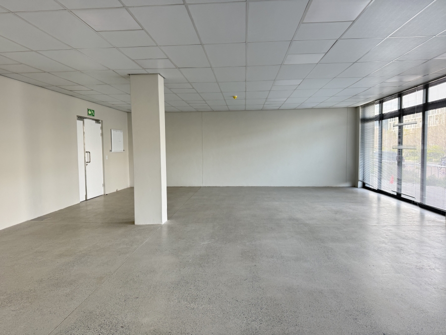 To Let Commercial Property for Rent in Paardevlei Western Cape